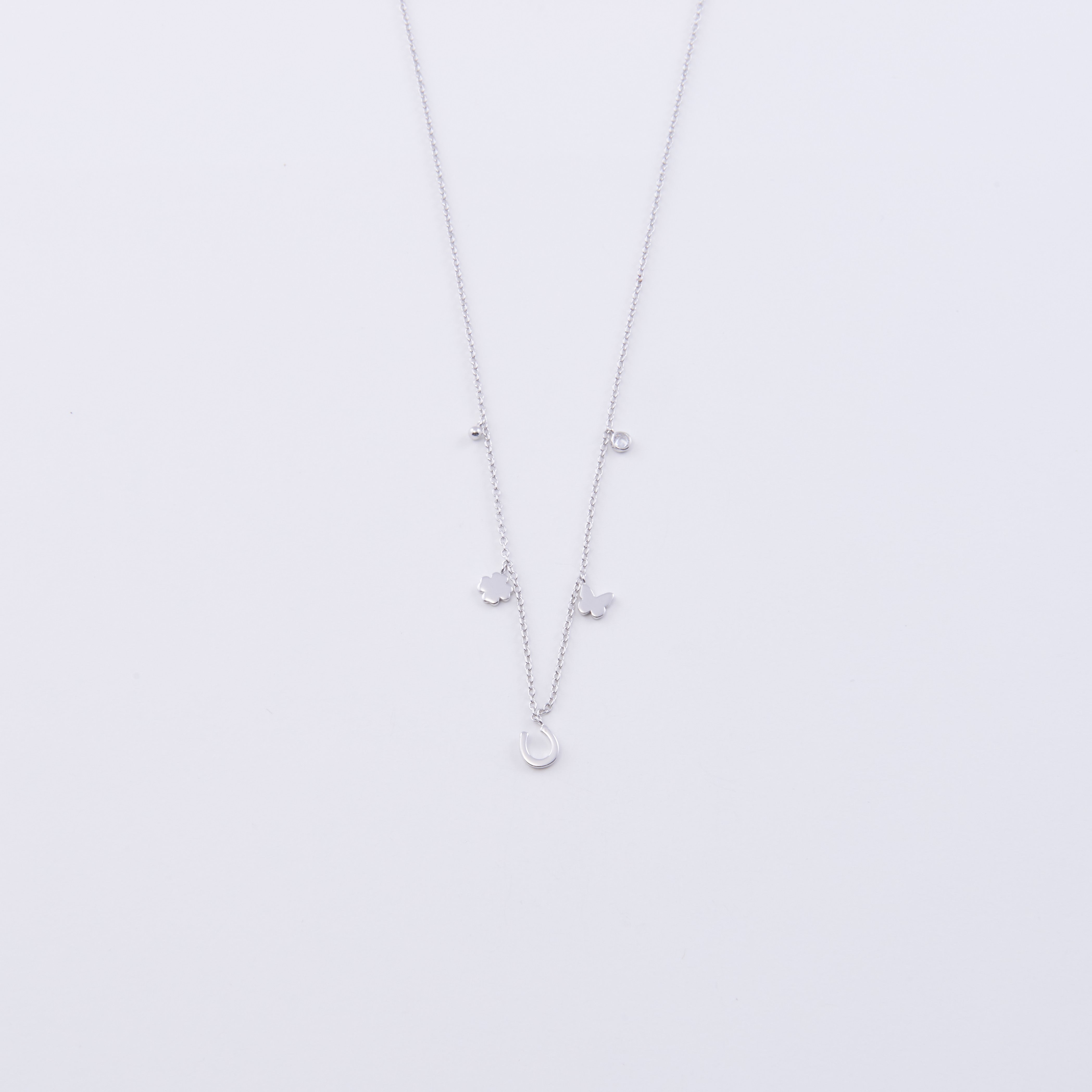 Bijou en argent rhodié