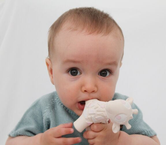 Girafe en caoutchouc 100% naturel